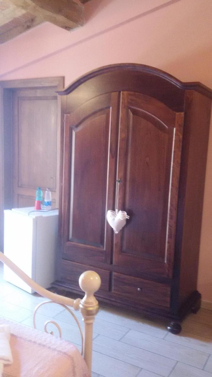 Le Camere Di Nonna Mara Montescudaio Dış mekan fotoğraf